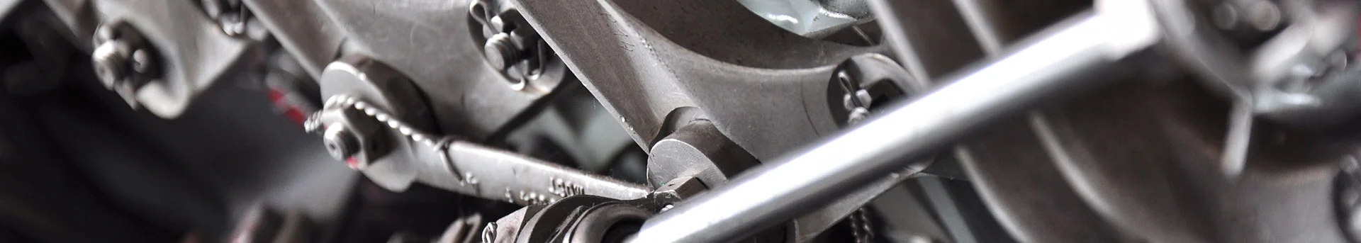 Moteur avec un piston apparent